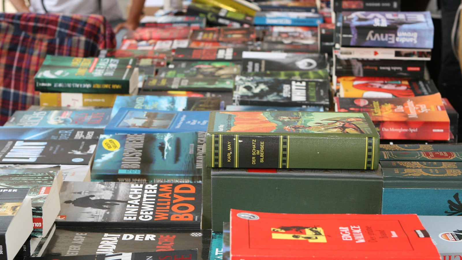 Bücherflohmarkt Wien - gebrauchte Bücher spenden 