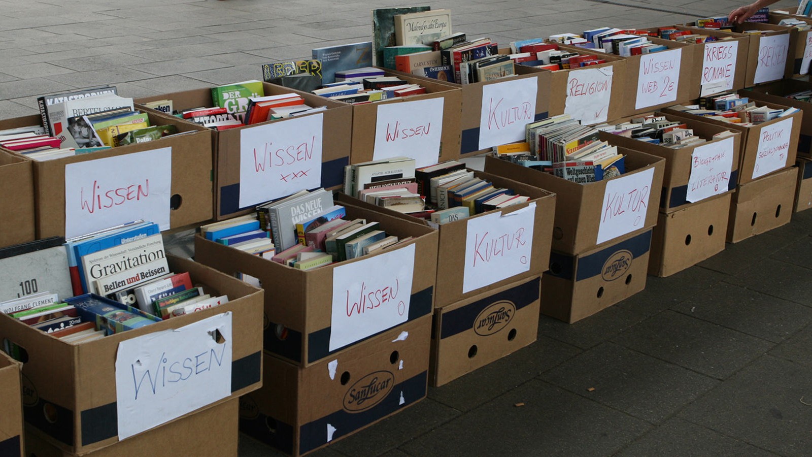 Bücherspenden für den Sozialflohmarkt Floridsdorf 